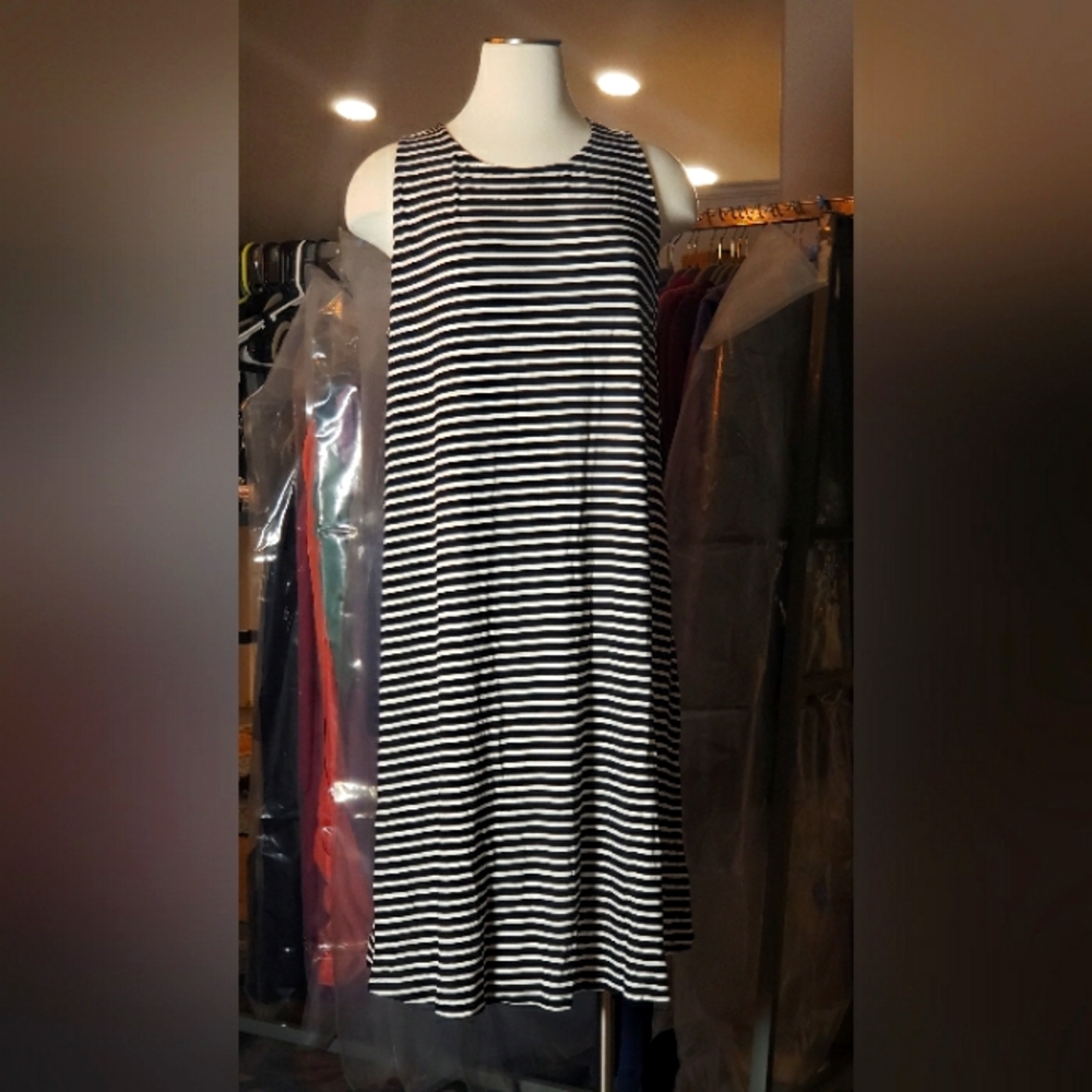 NWT Old Navy B&W Striped Swing Dress ( 2X )